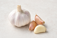 Garlic: A Genuine Paradox for Your Gut Bacteria