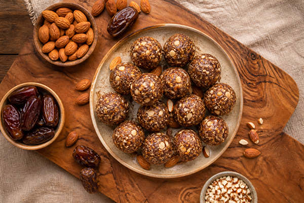 Almond and Date Energy Balls
