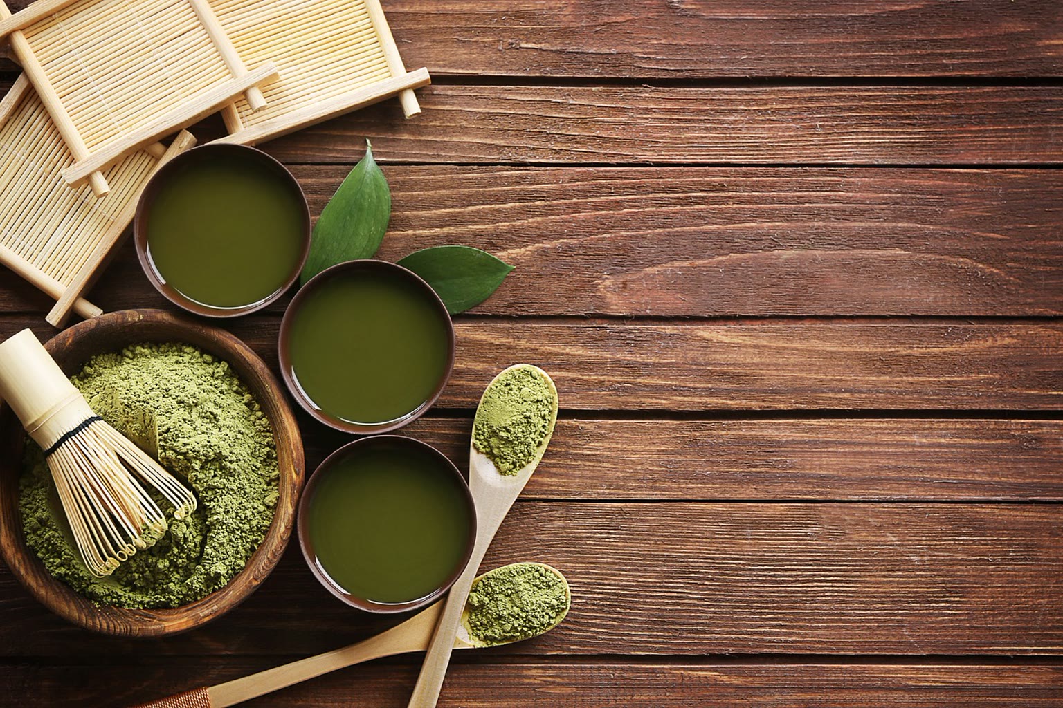 Greens powder tin and green drink