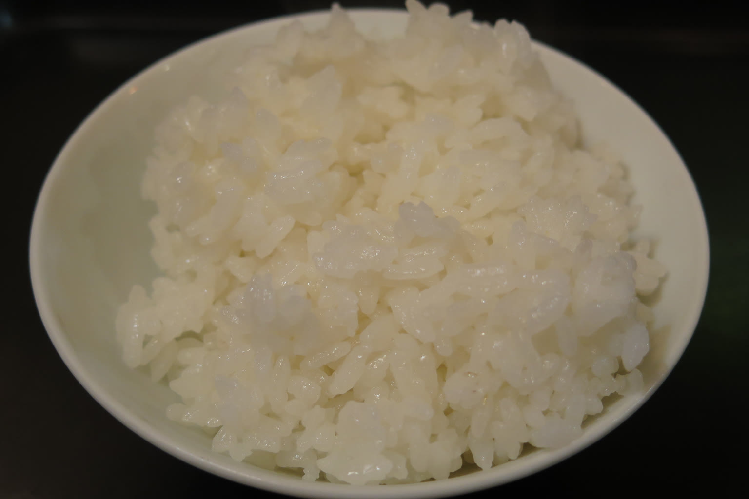 Bowl of cooled cooked white rice