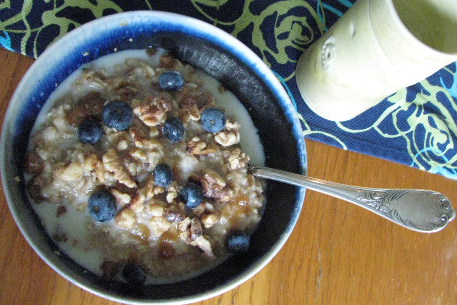 Oatmeal bowl with berries